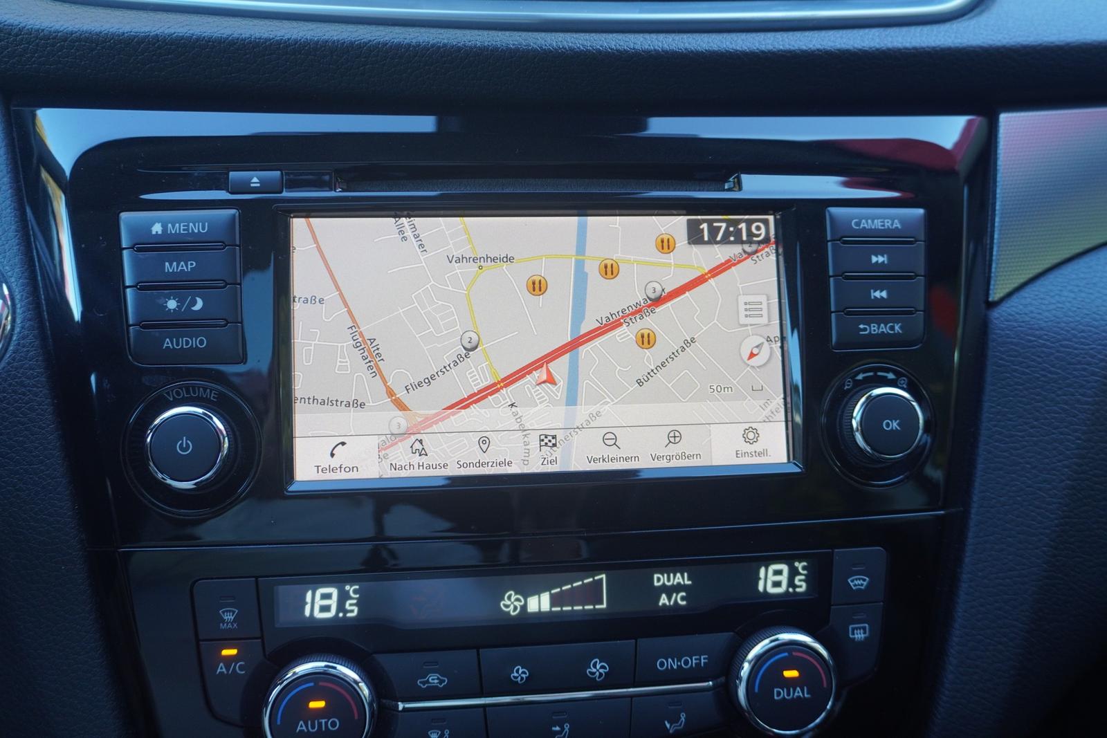 Nissan Qashqai 1.3 Tekna LED Navi Panorama 360° AHK