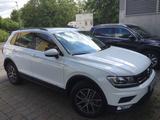 Volkswagen VW Tiguan Comfortline 2,0TDI DSG 17*Alu/Na... - Volkswagen Tiguan: Limousine