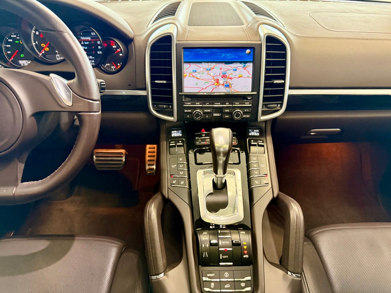 Fahrzeugabbildung Porsche Cayenne Turbo Luftfederung/ Panorama/AHK/21Zoll