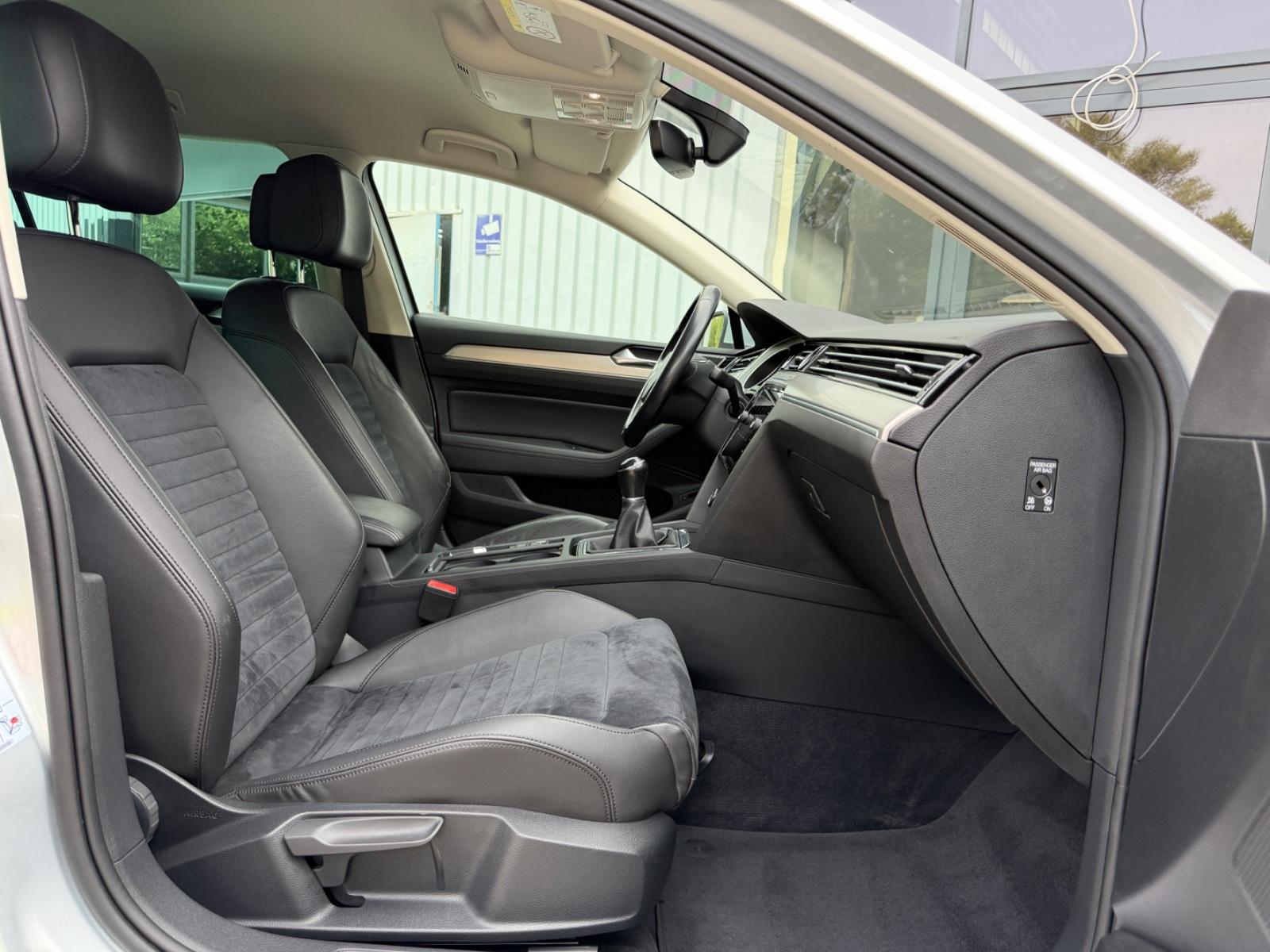 Volkswagen Passat Variant Highline/2,0 TDI 150PS/88120km/!