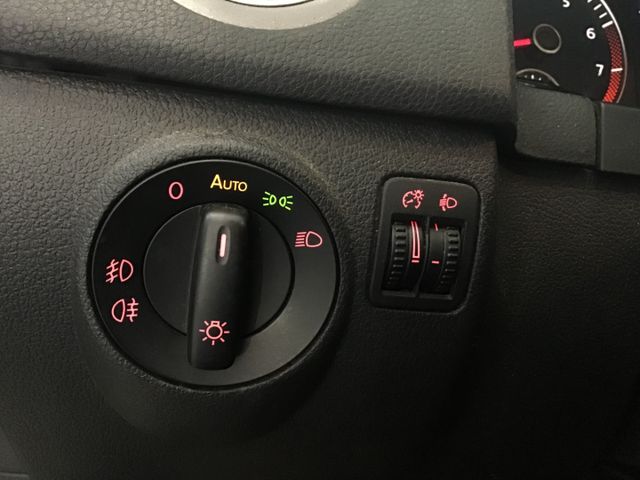 Fahrzeugabbildung Volkswagen Golf Plus VI CrossGolf 1.4 TSI AHK/Tempo/CD/SHZ