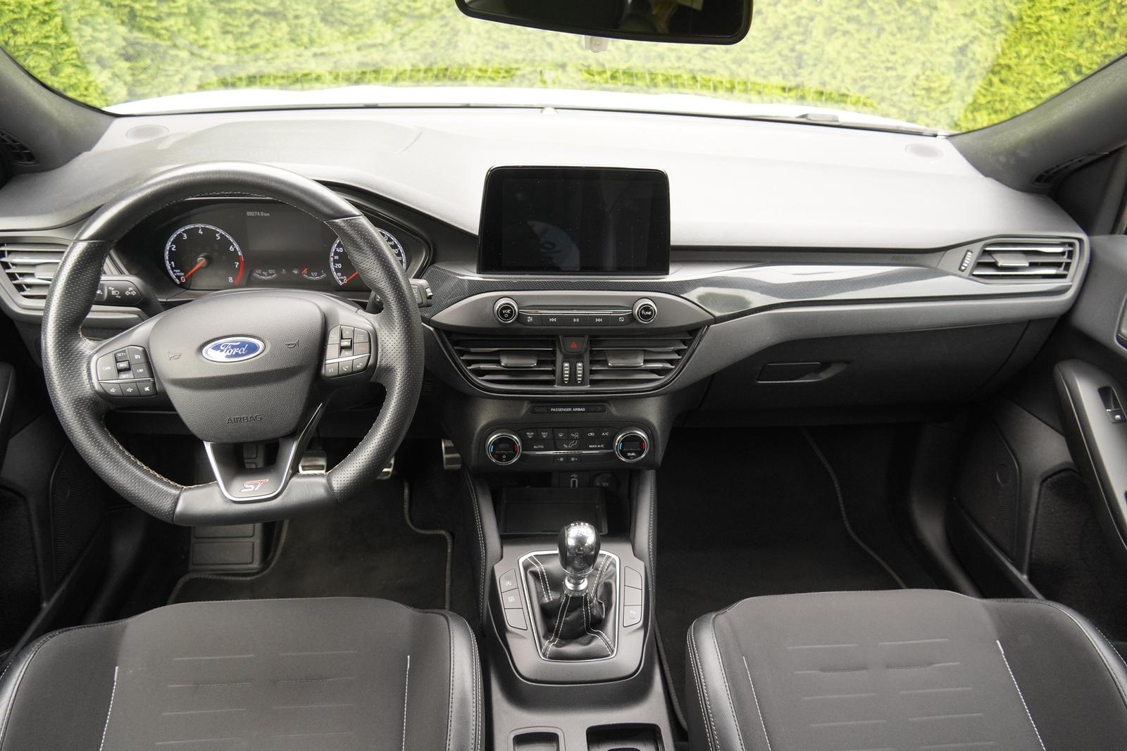 Ford Focus Turnier 2.3 EcoBoost ST LED Navi DAB PDC