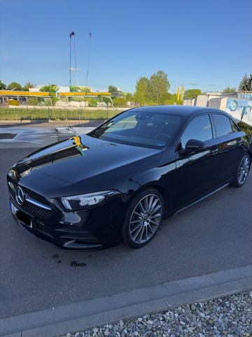 MERCEDES-BENZ Mercedes-Benz A 200 - AMG Line Scheckheftgepflec