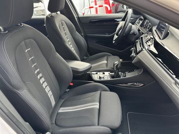 BMW X2 sDrive18i  LED RFK Navi Tempomat Klimaaut.