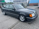 Mercedes-Benz E 230 - Mercedes-Benz E 230 in Essen