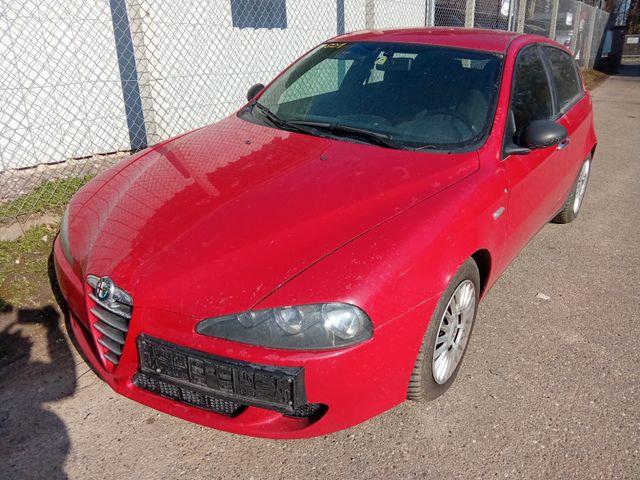 Alfa Romeo Alfa 147 1.6 16V TS limousine