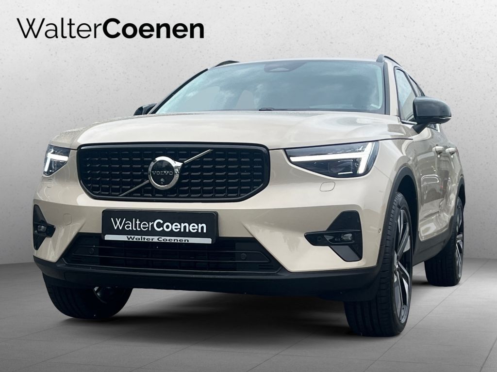 VOLVO XC40 B4 B DKG Plus Dark 360° Pano Business-Paket