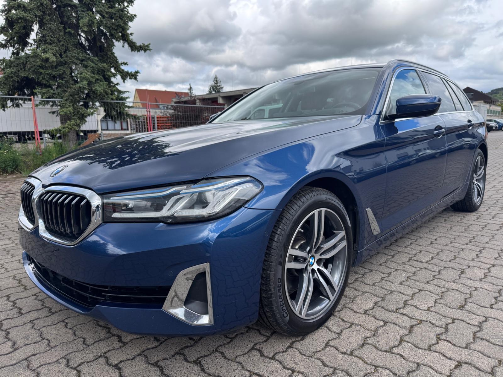 BMW 520 d xDrive Luxury Line/HUD/LASER/KAMERA/ACC