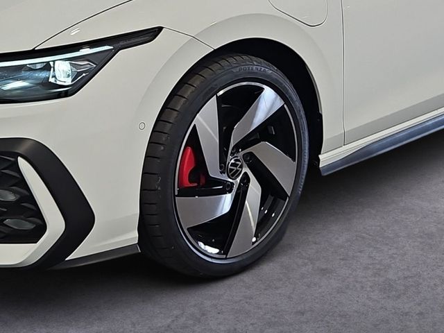Golf GTE 1.5  eHybrid DSG BLACKSTYLE+AHK+NAVI+AR