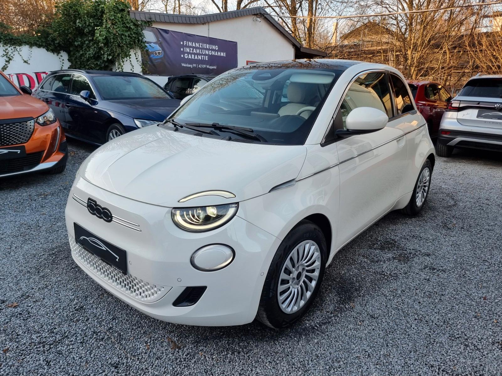 Fiat 500e LaPrima 23,8kWh JBL/ PANO/ LED/ NAVI/ LEDER
