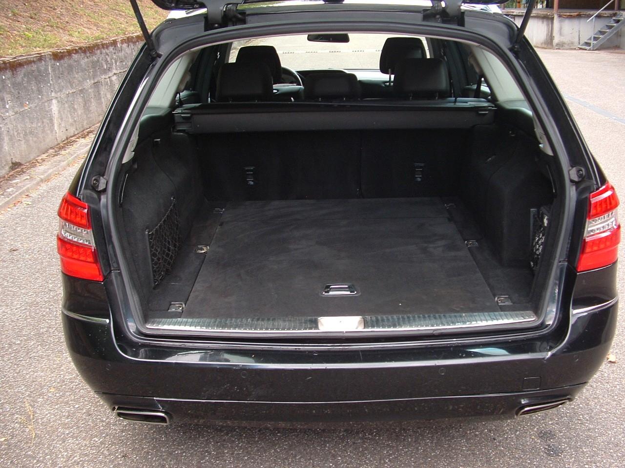 Mercedes-Benz E220 2011 — photo 14