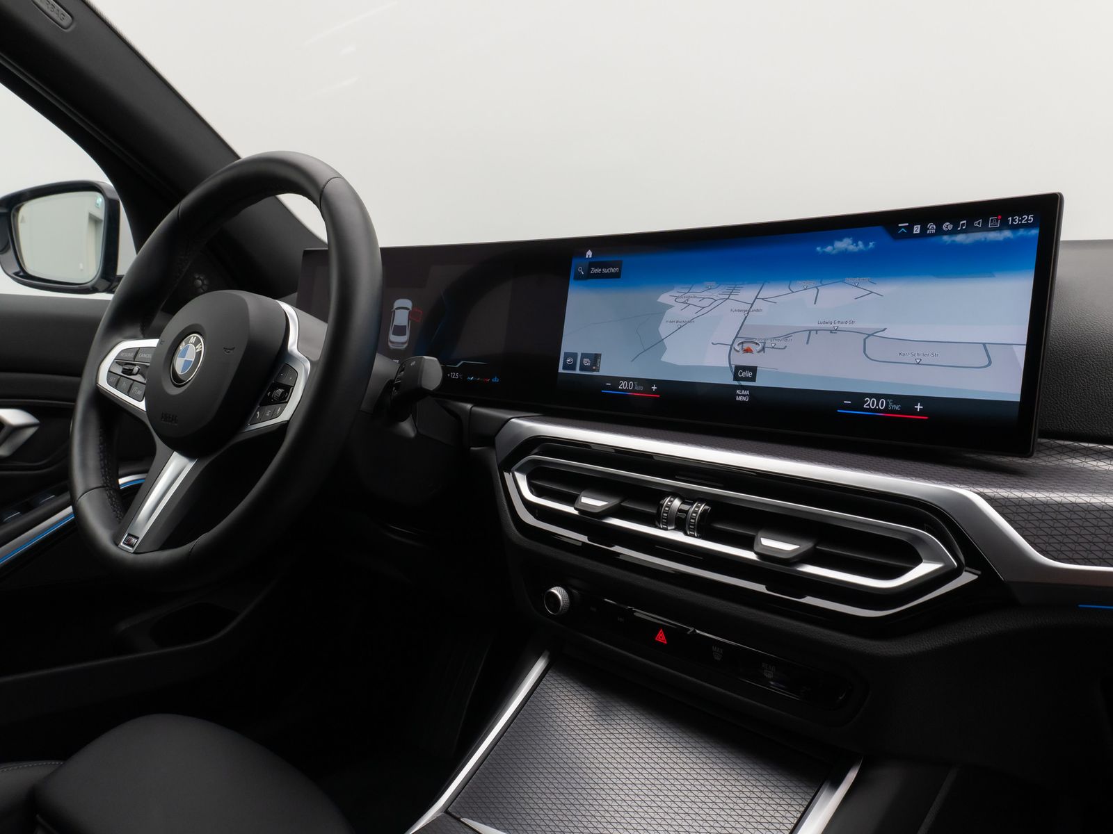 Fahrzeugabbildung BMW 320i M Sport Pro 360°HUD DAB H/K Standhzg LED
