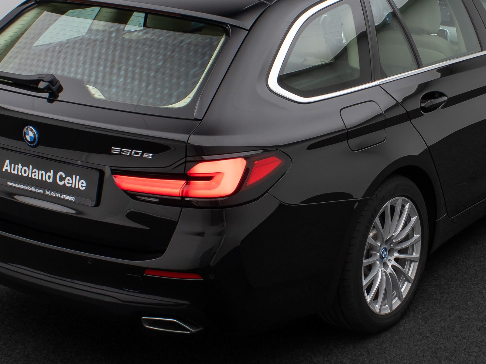 Fahrzeugabbildung BMW 530e xD DAB HiFi Leder Lenkradheizgung AHK Alarm