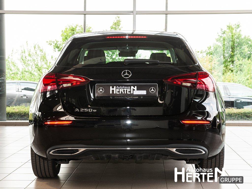 Mercedes-Benz A 250 e+PROGRESSIVE+LED+R-KAMERA+11KW-LADEN+SHZ