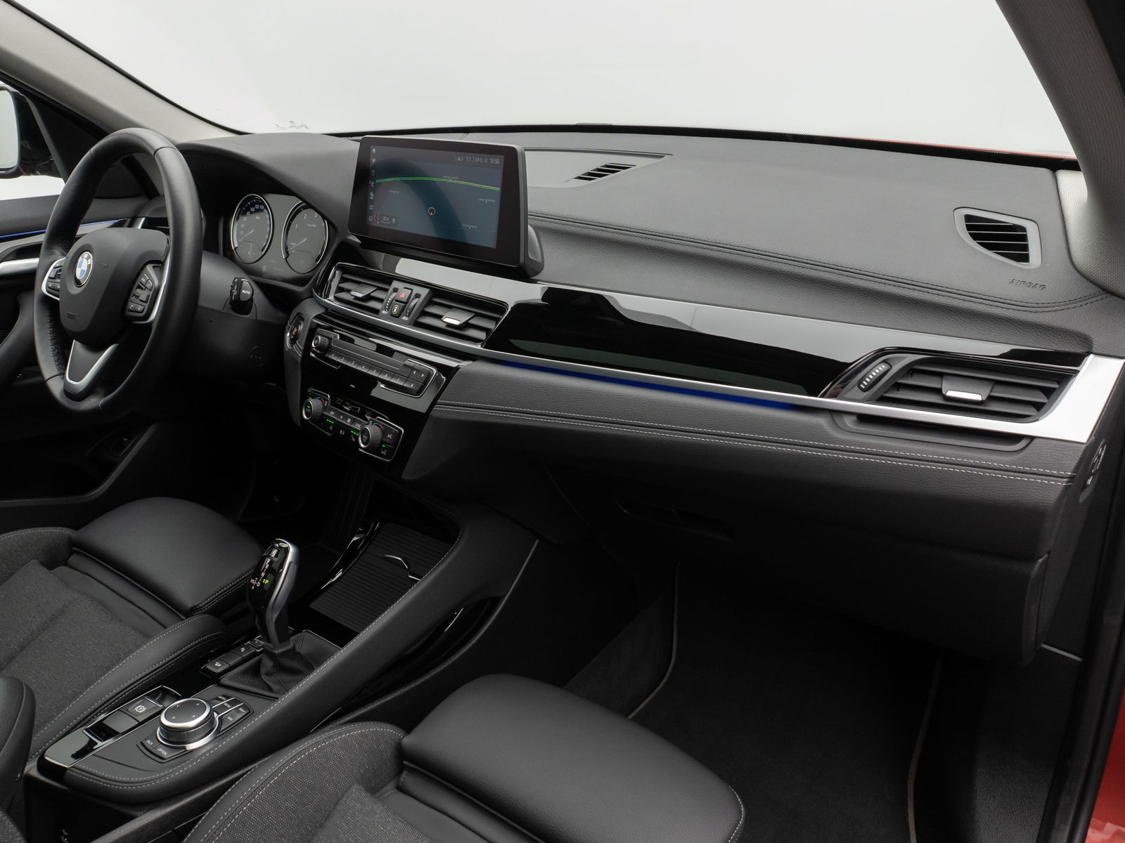 Fahrzeugabbildung BMW X1 xD20d Sport Line Panorama Kamera HUD DAB AHK