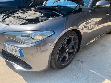 Alfa-Romeo Giulia - 8