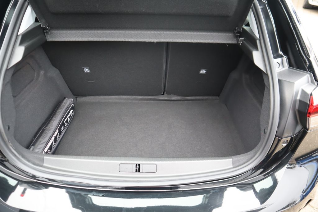 Fahrzeugabbildung Opel Corsa 1.2 Facelift+Sitzheiz+LED+Allwetter+Kamera