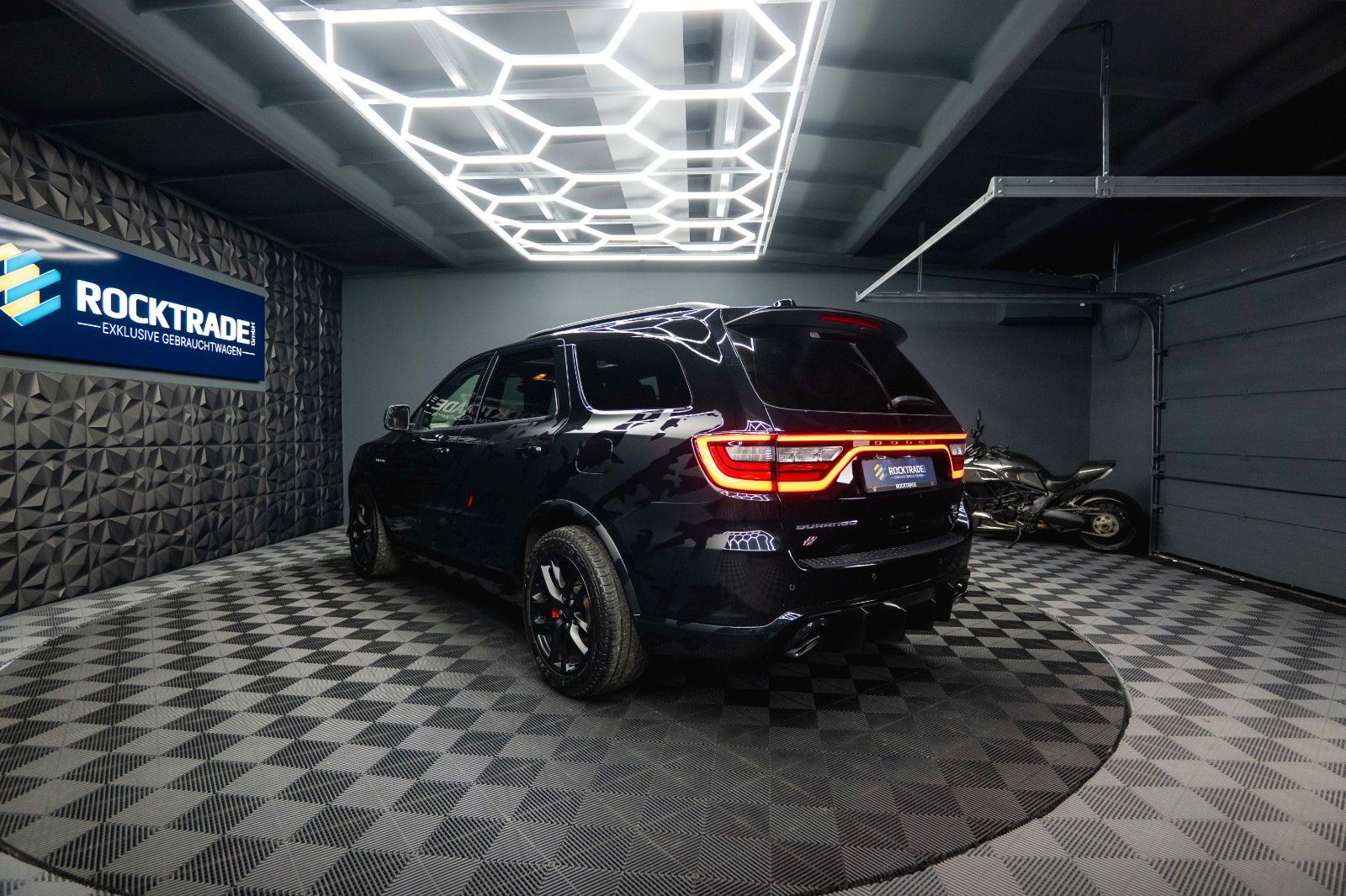 Fahrzeugabbildung Dodge Durango 5.7 V8 R/T 4x4 Night-Paket SRT TRACK PAK