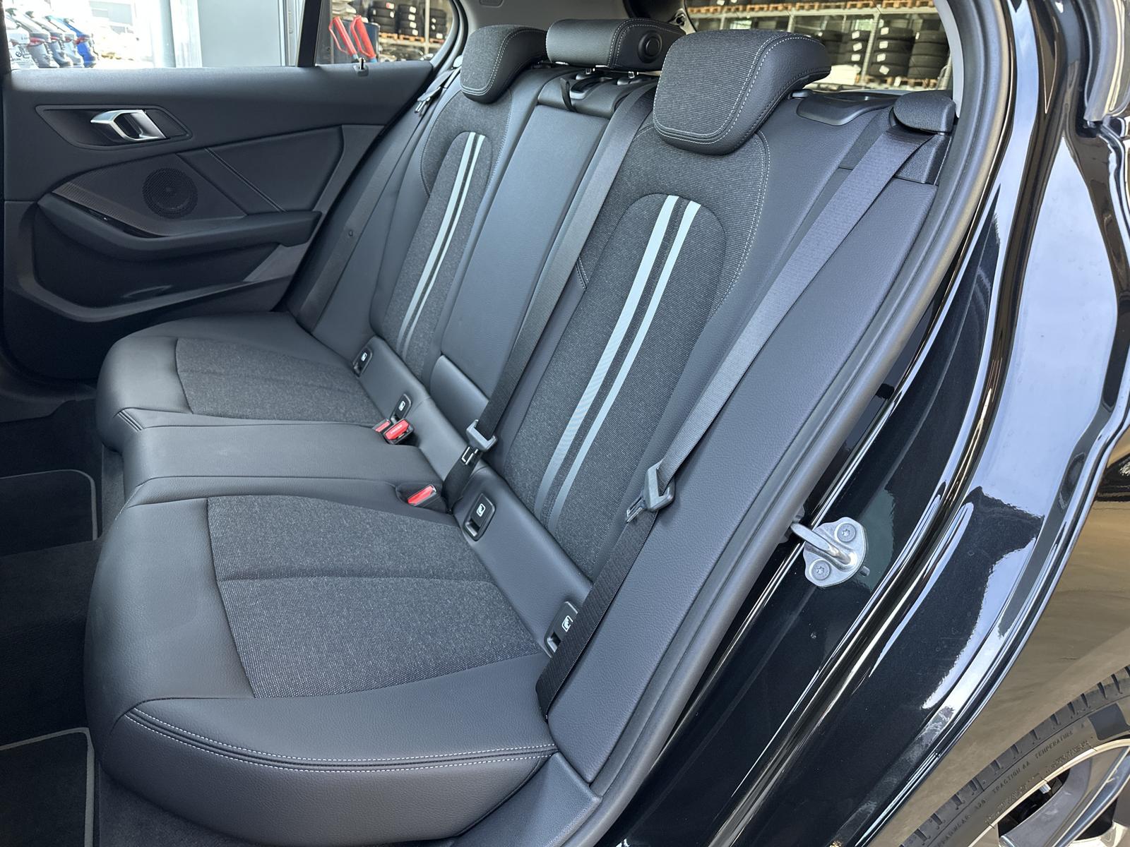 BMW 1 Series d Sport-Line NAV+LED+PANO+VCOCK+SHZ+18ZOLL, миниатюра 12