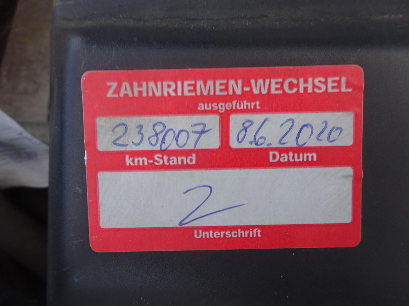 Volvo V50 2004 — photo 13