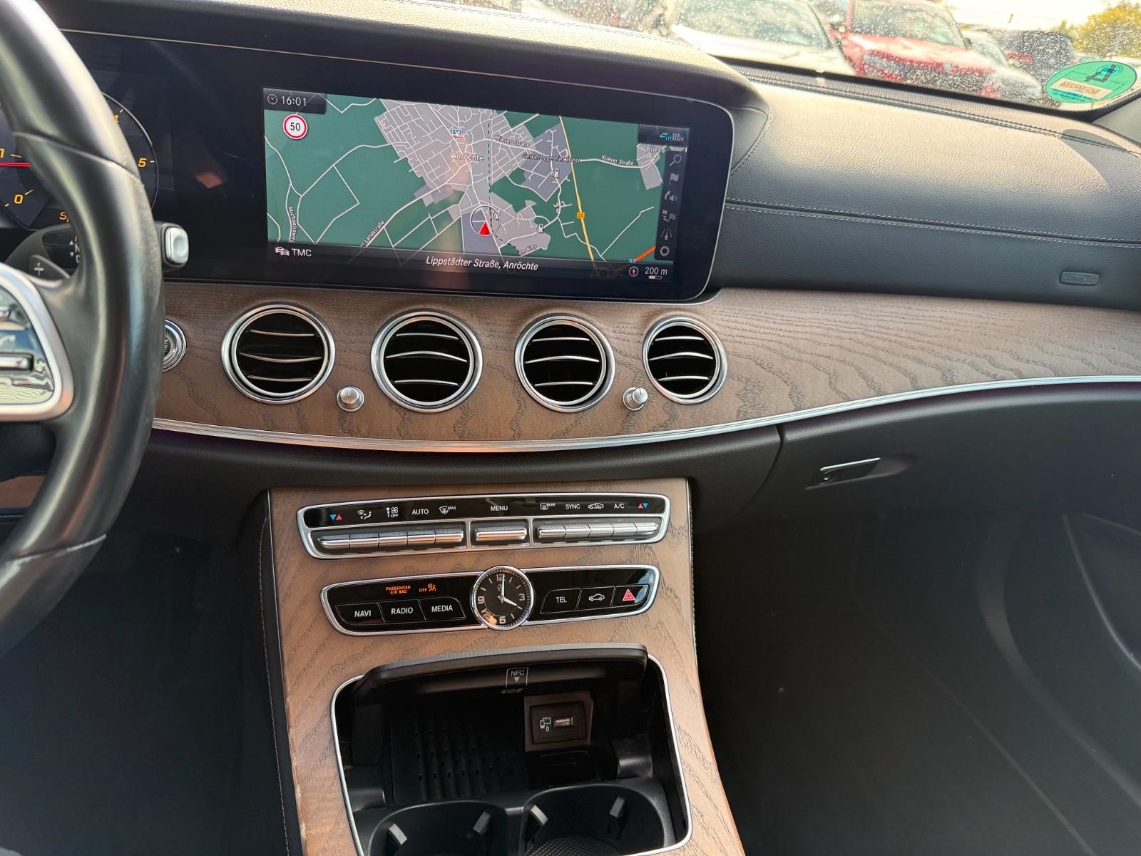 Mercedes-Benz E 300 d T-Modell Night-Paket,LED, Burmester