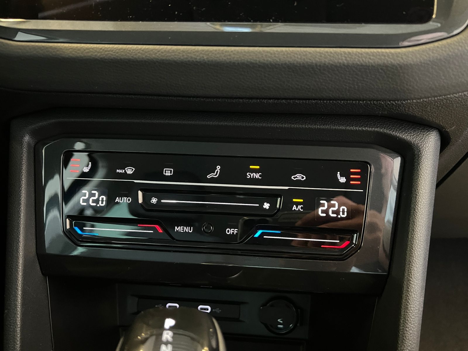 Fahrzeugabbildung Volkswagen Tiguan Elegance 2.0 TDI DSG *AHK, Matrix-LED, Na