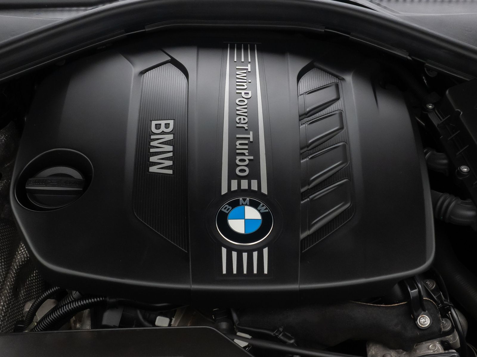 Fahrzeugabbildung BMW 320d PDC Panorama NaviBusiness KlimaAut Regensen