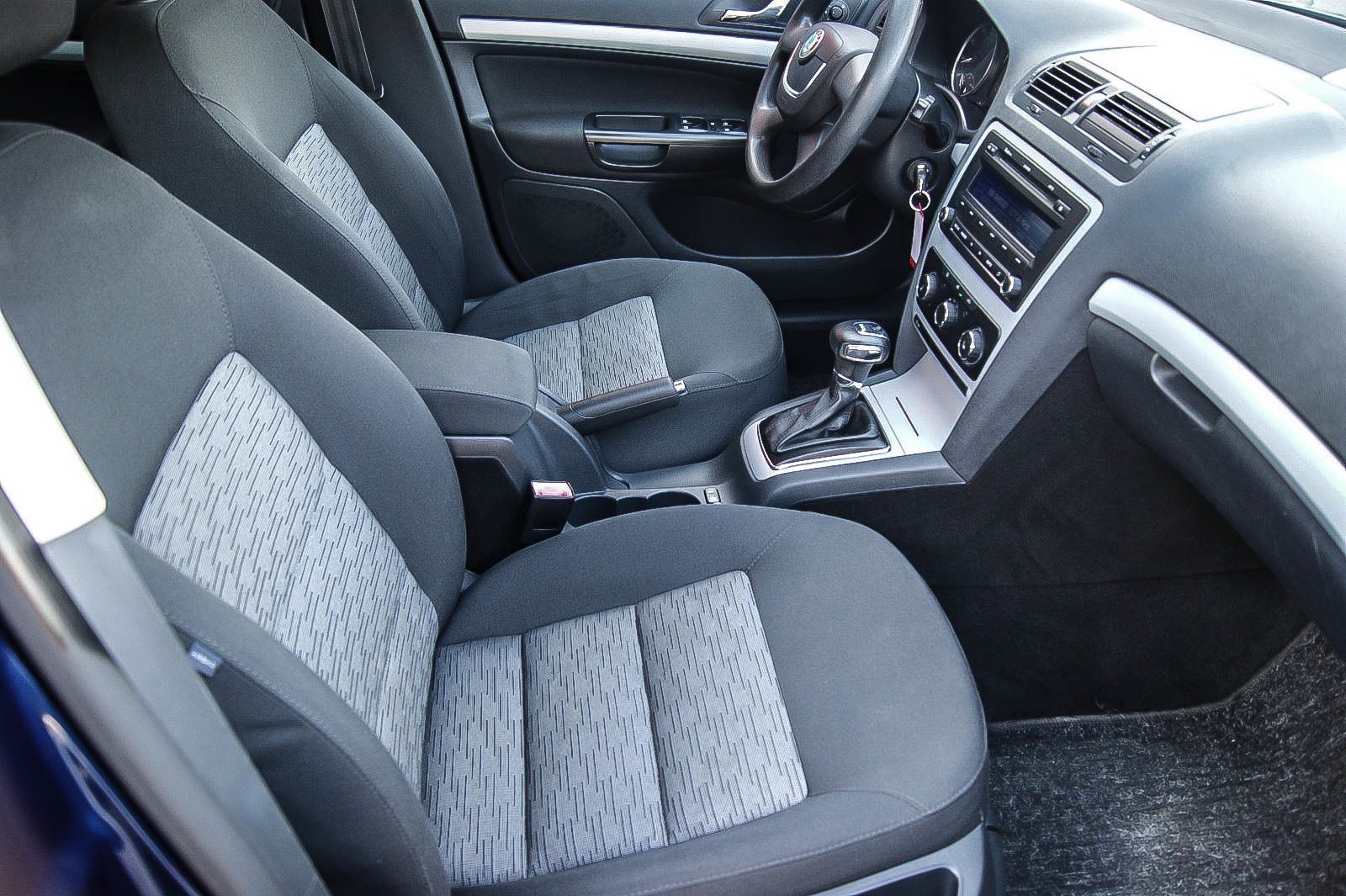 Fahrzeugabbildung SKODA Octavia Combi 1.4TSI DSG ANHZV PDC SIHZG Ambient