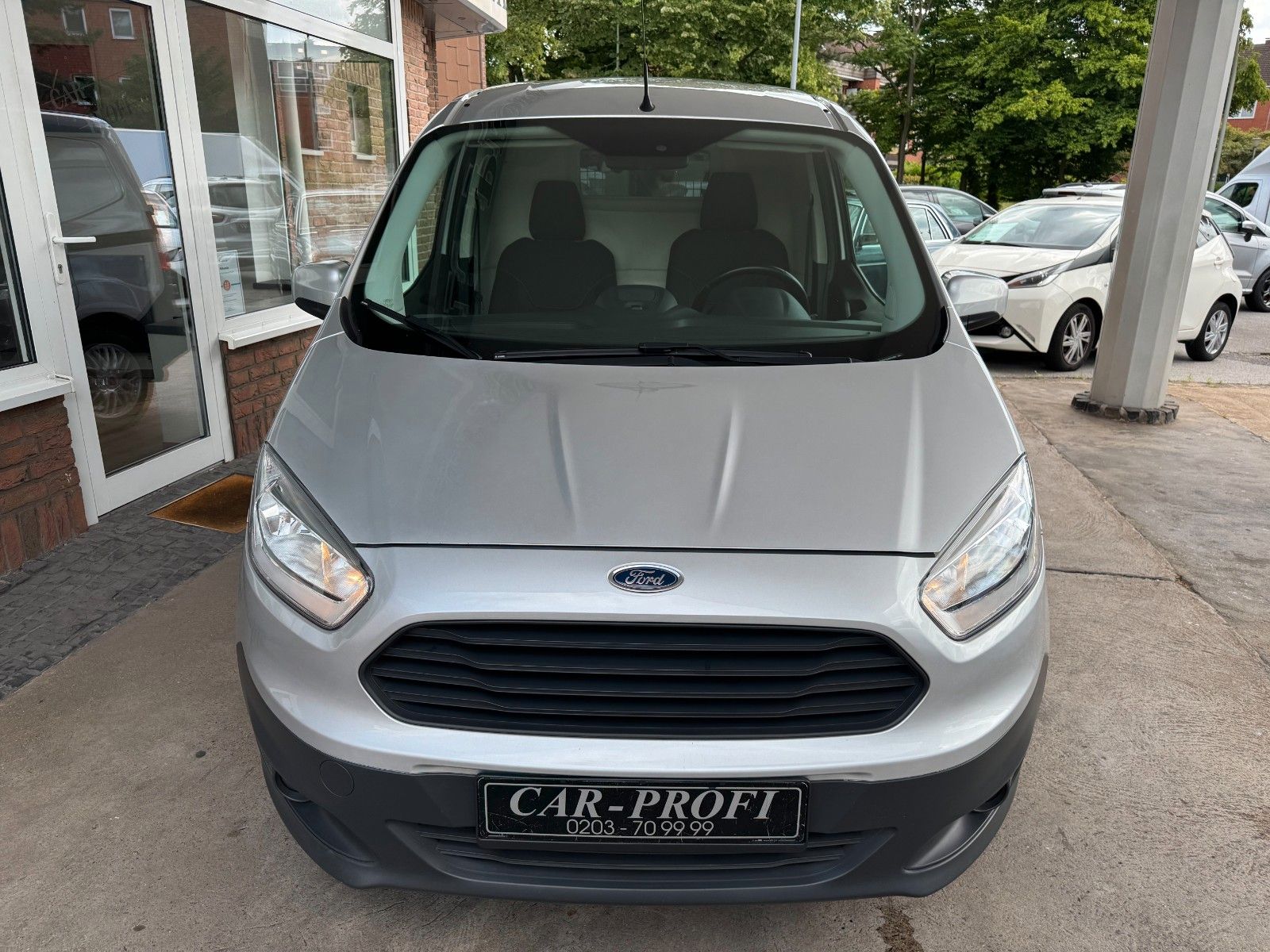 Fahrzeugabbildung Ford Transit Courier Klima/1.Hand