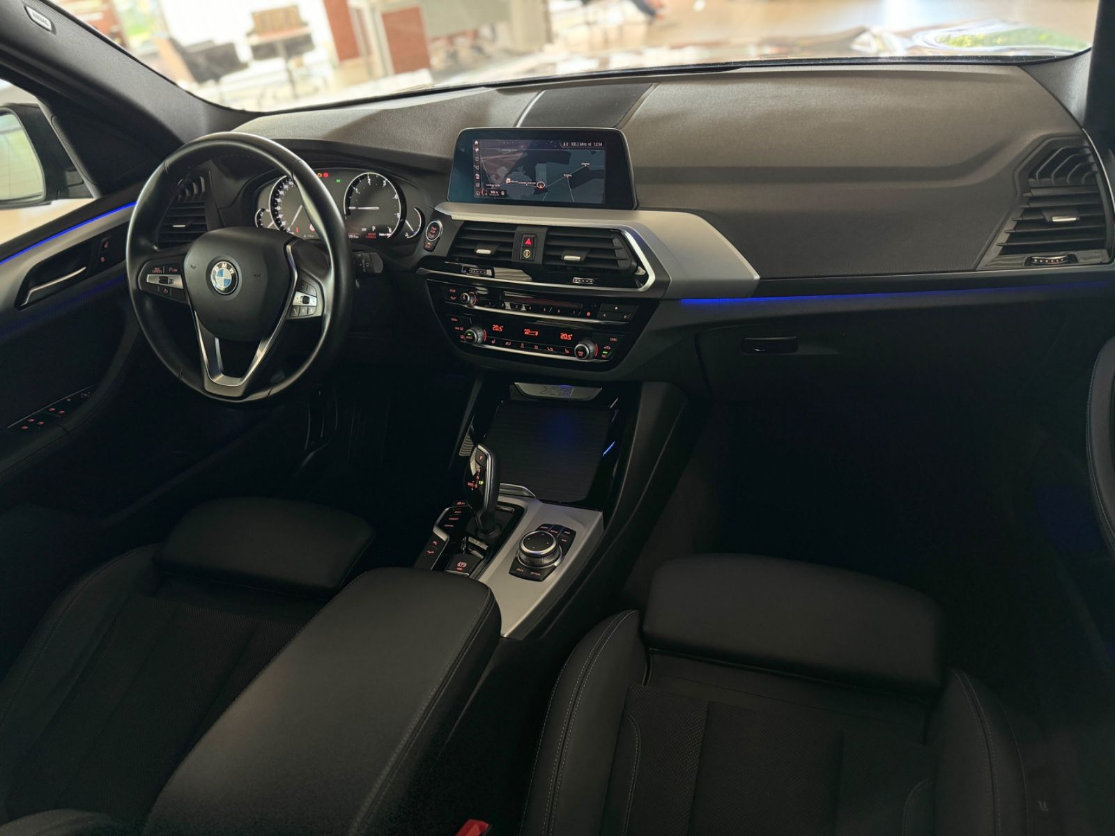 Fahrzeugabbildung BMW X3 xD20d HiFi Komfort Sport Individual Leder LED