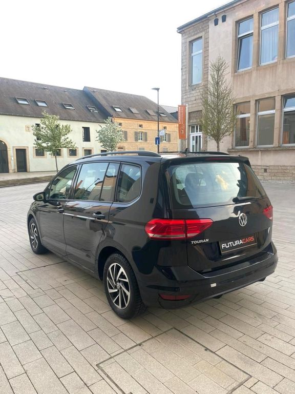 Image of Volkswagen Touran