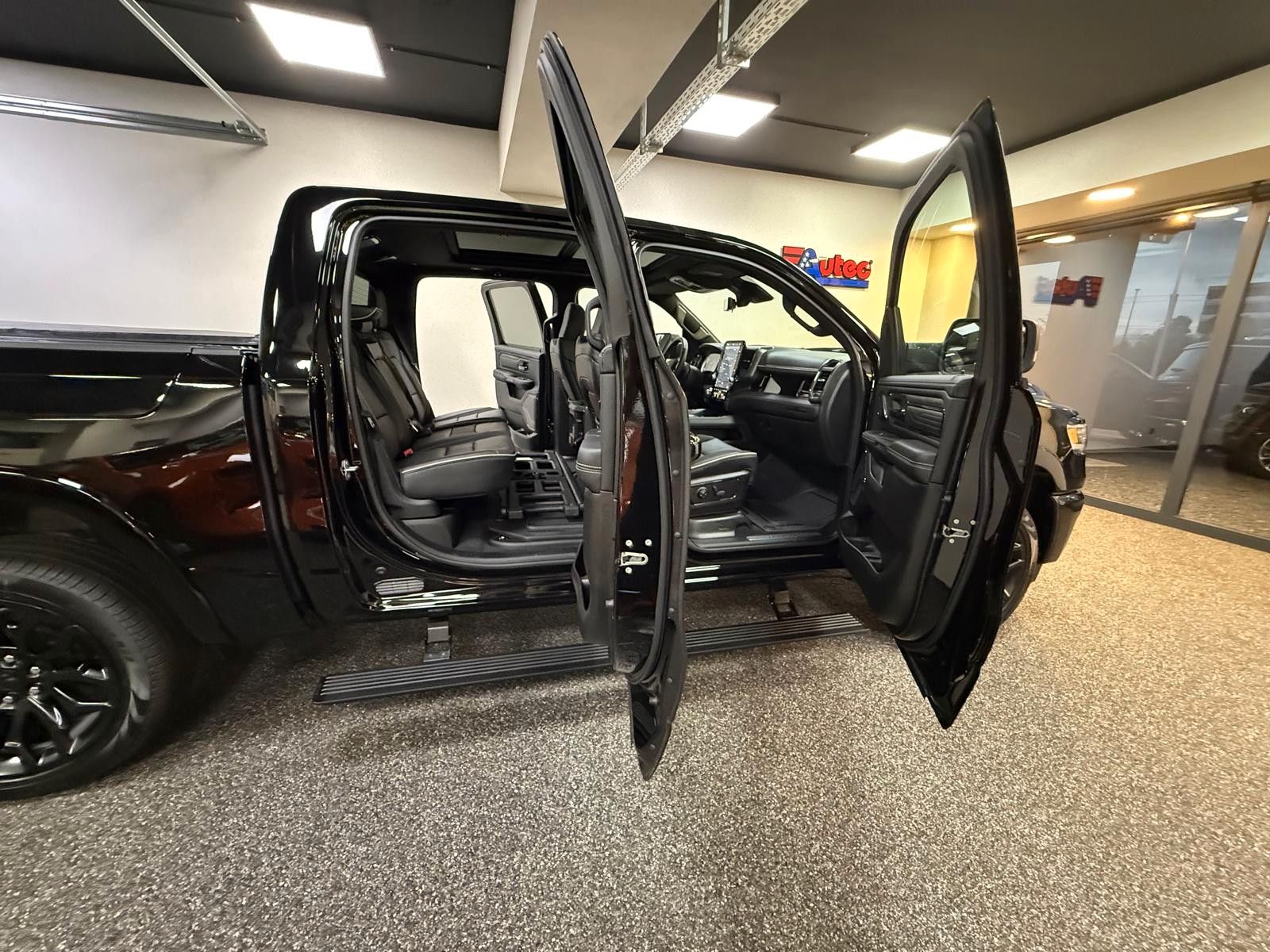 Fahrzeugabbildung Dodge LIMITED HURRICANE 3.0L-HO 540 PS - RAMBOX-MWK