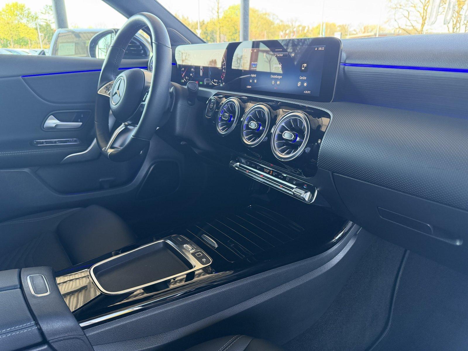 Mercedes-Benz A 250 e Progressive Premium Night Distronic 11KW