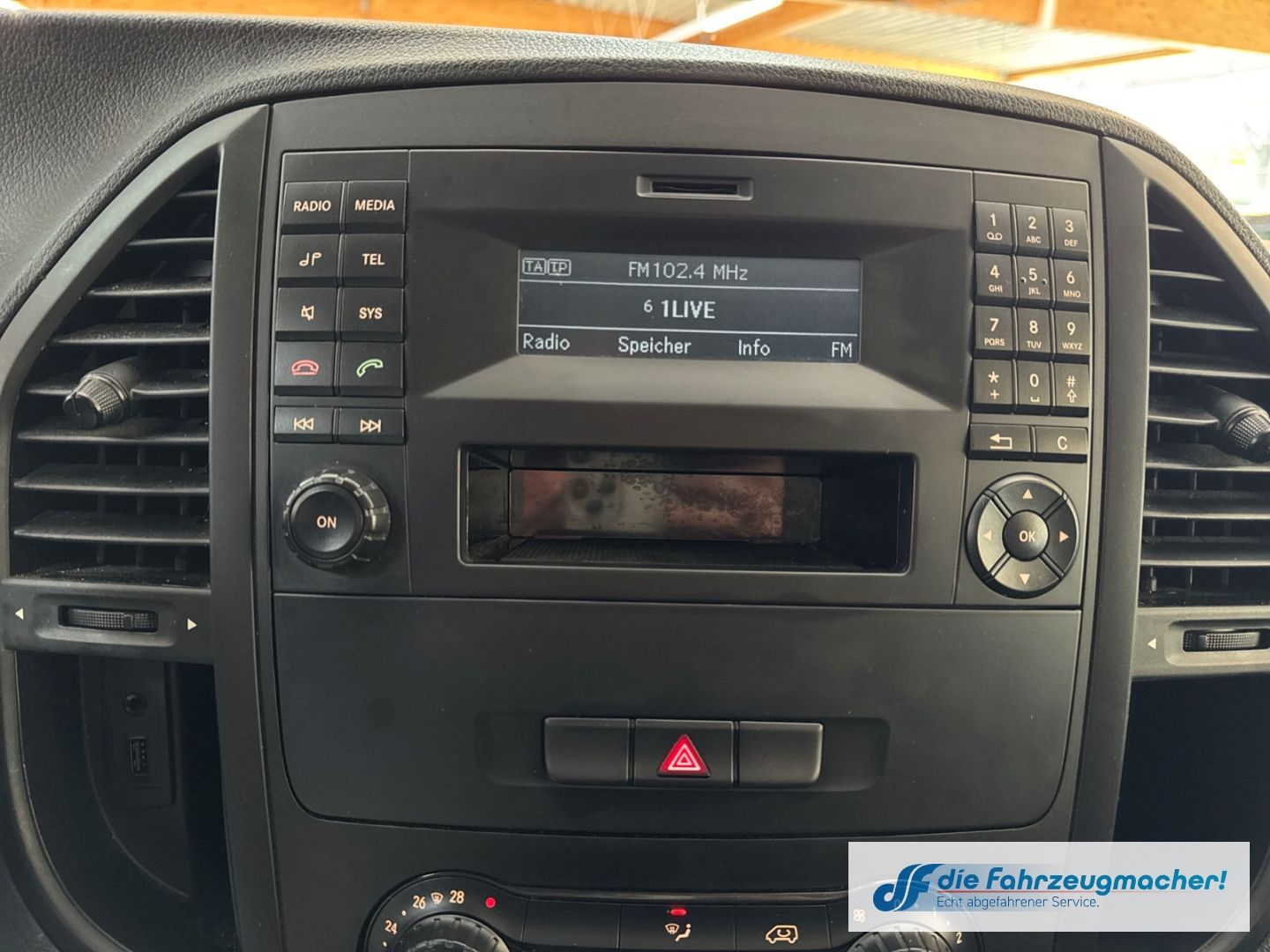 Fahrzeugabbildung Mercedes-Benz Vito Kasten 111 CDI FWD lang BlueTEC  SHZ Parkle