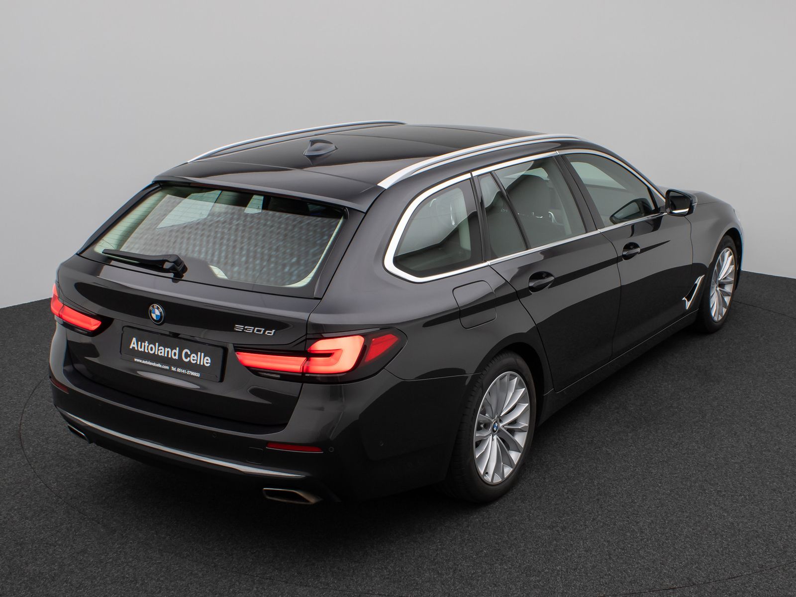 Fahrzeugabbildung BMW 530d Luxury Line Panorama Kamera DAB HiFi Alarm