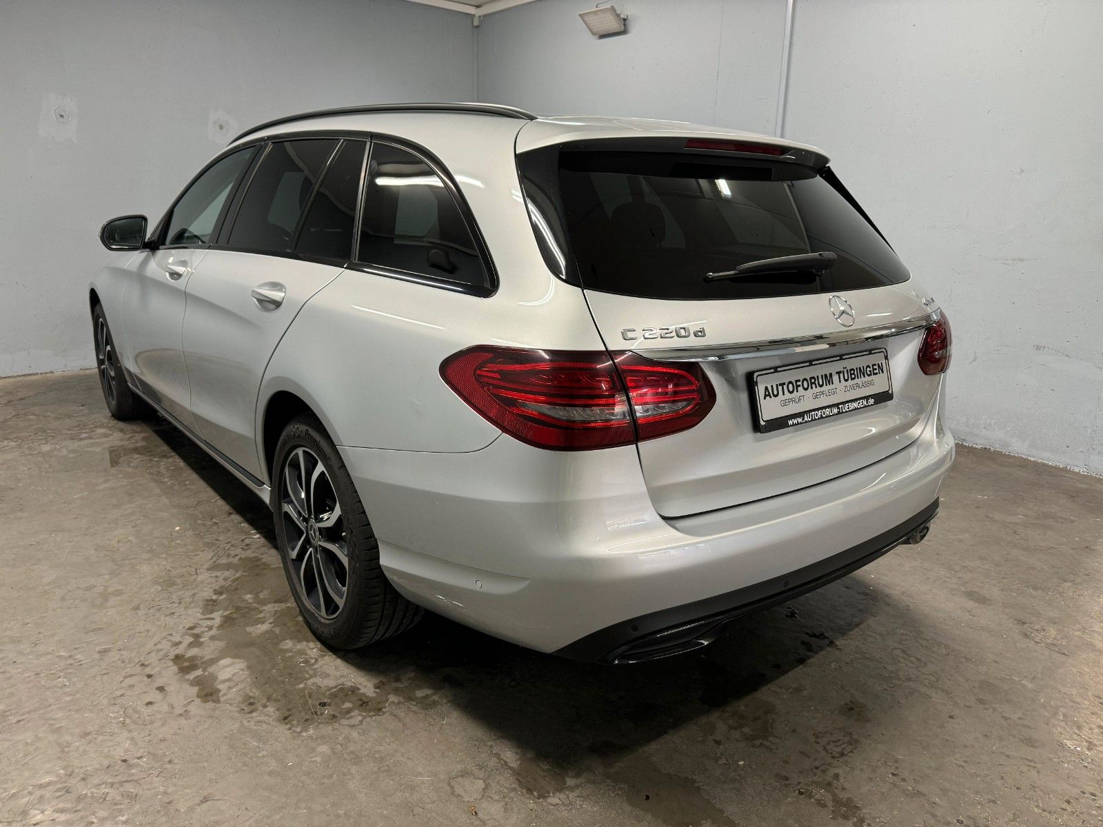 Fahrzeugabbildung Mercedes-Benz C 220 d 4MATIC T Autom.*DISTRO*SDH*KAMERA*NAVI*