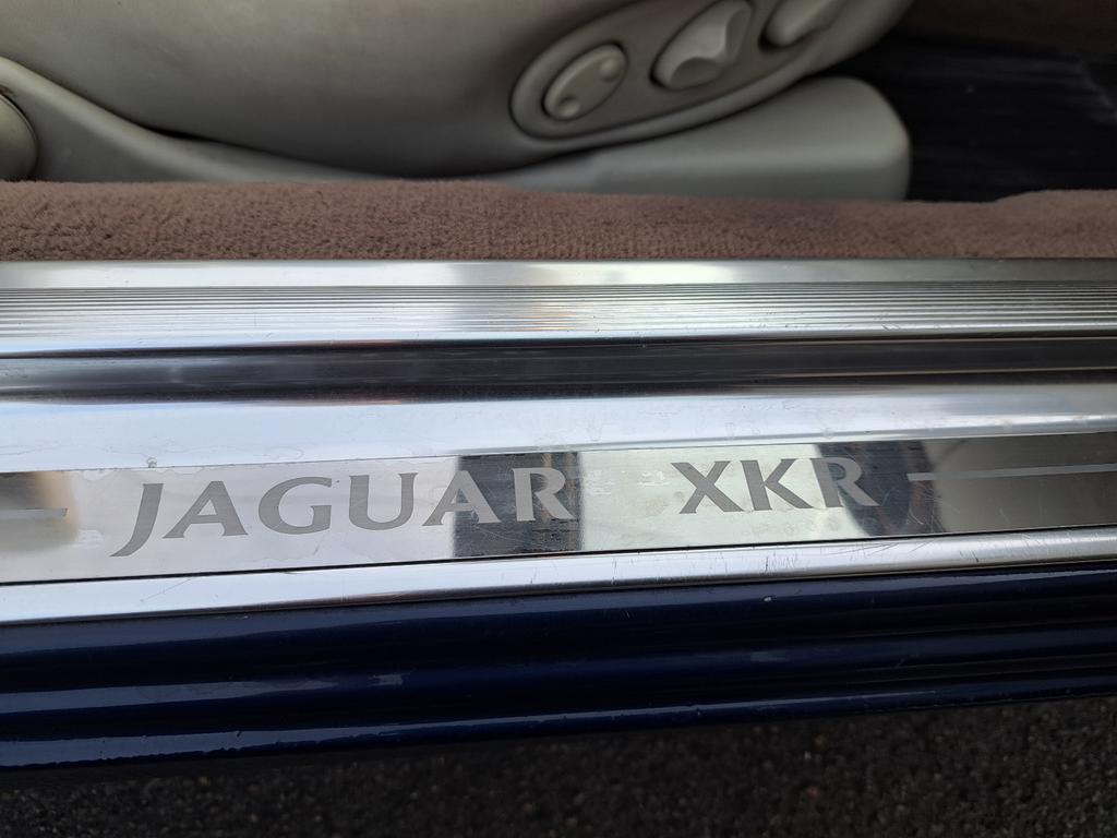 Jaguar XKR
