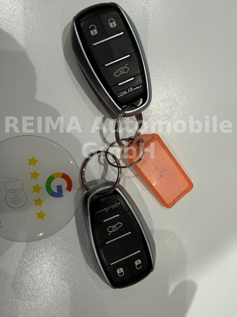 Fahrzeugabbildung Alfa Romeo Giulia 2.2 D 16V 132KW, Navi, DAB, Kamera, Alu