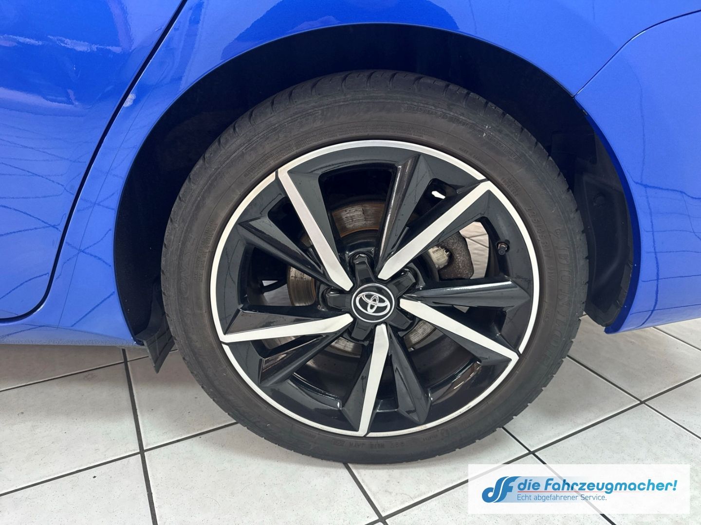 Fahrzeugabbildung Toyota Auris Touring Sports Hybrid 1.8  Klimaautom Spur