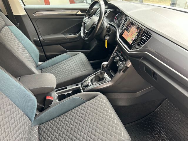 Fahrzeugabbildung Volkswagen T-Roc IQ.DRIVE 4Motion Autom.+AHK+CarPlay+LED+