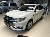 Mitsubishi Outlander PHEV Plus 4WD*2.Hand*Navi*Leder - gebrauchte Mitsubishi Outlander aus dem Jahr 2016