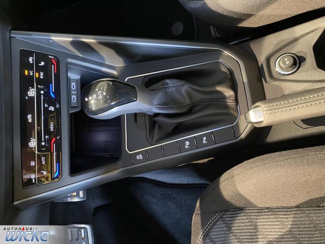 Polo 1.0 TSI DSG R-Line NAVI KLIMA REAR VIEW 17