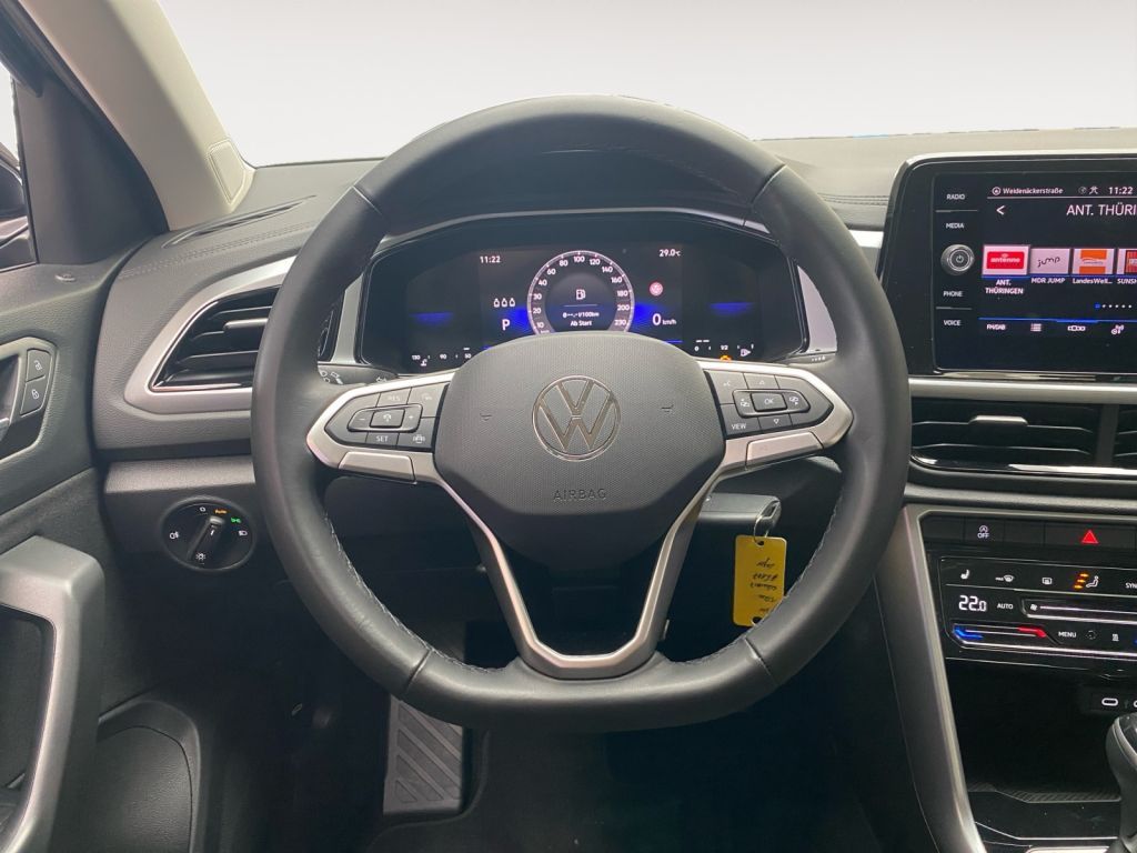 Fahrzeugabbildung Volkswagen T-Roc 1.5 TSI DSG Life Standheizung AHZV