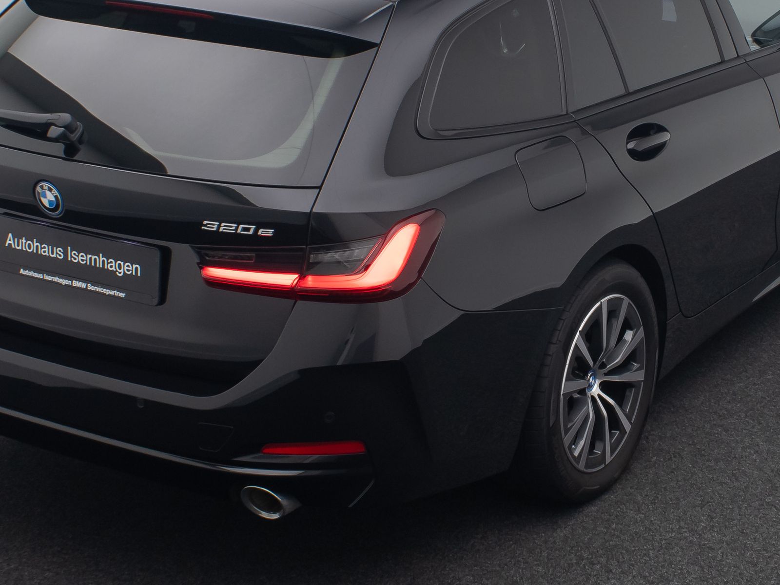 Fahrzeugabbildung BMW 320e FernlichtAs DAB Widscreen Sportsitz Komfort