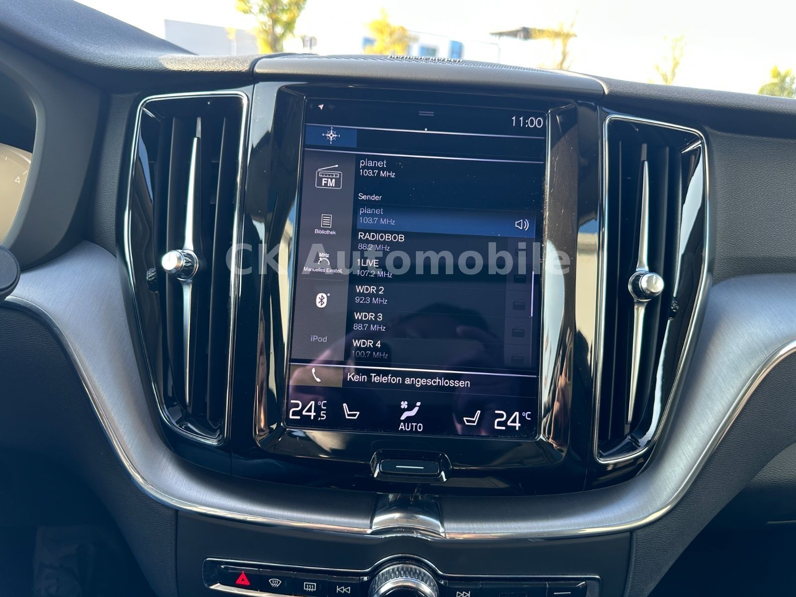 Fahrzeugabbildung Volvo XC60 B4 Momentum Pro AWD/Navi/Leder/Pano/LED/Kam