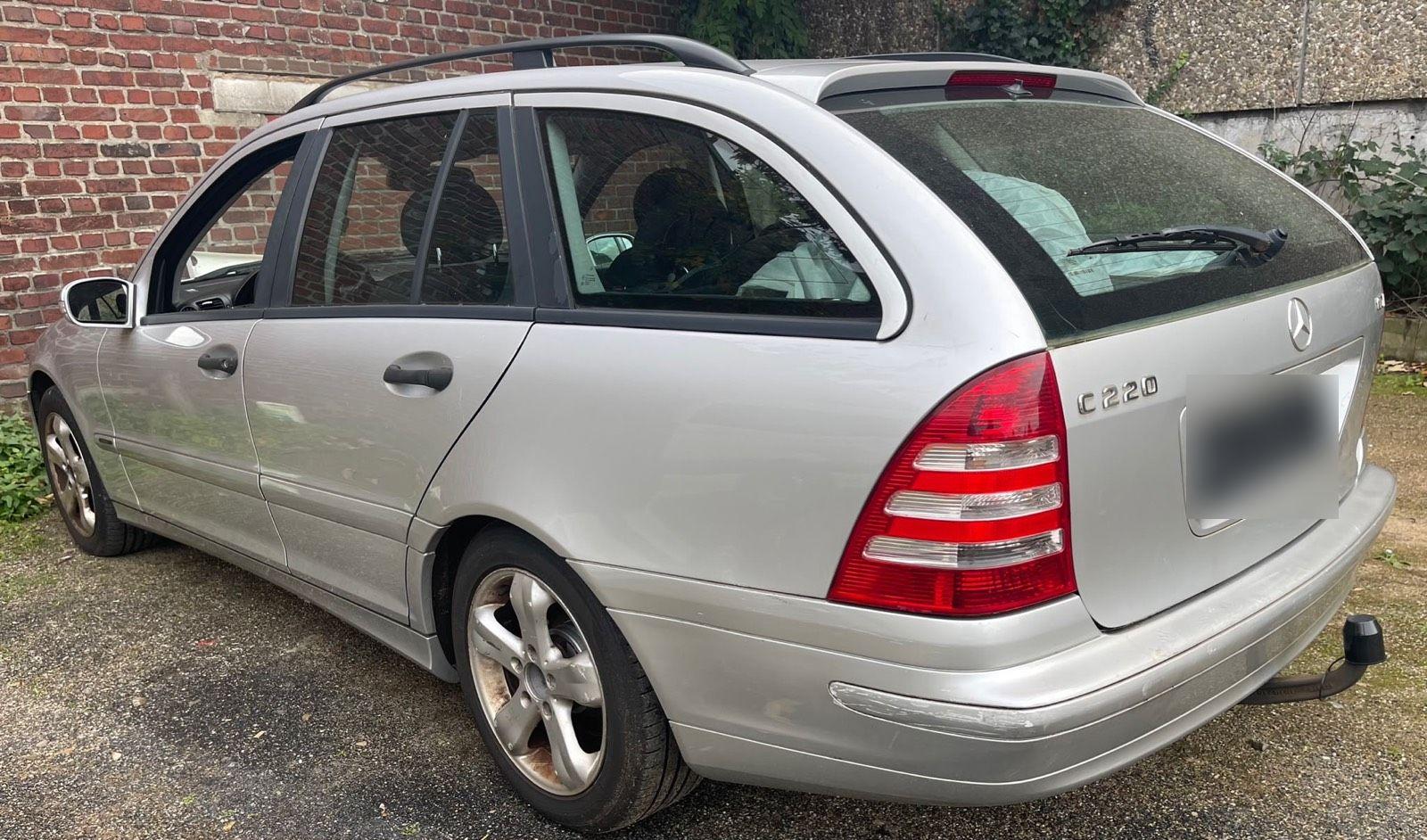 Mercedes-Benz C220 2004 — photo 6
