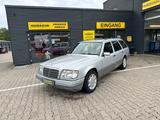 Mercedes-Benz E 220 T H-Kennzeichen - Mercedes-Benz E 220 mit Benzin-Antrieb: Kombi