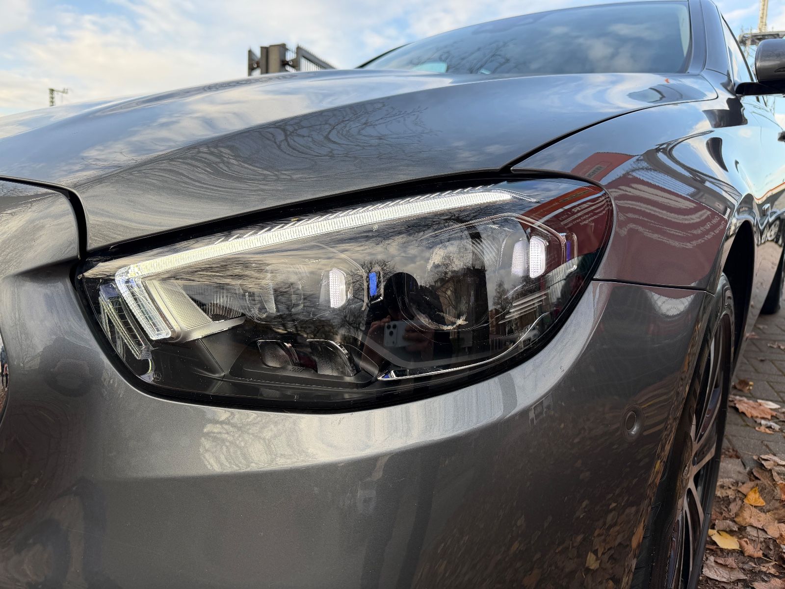 Fahrzeugabbildung Mercedes-Benz E 300e Avantgarde 4Matic*LED*KAMERA*TEILLEDER*