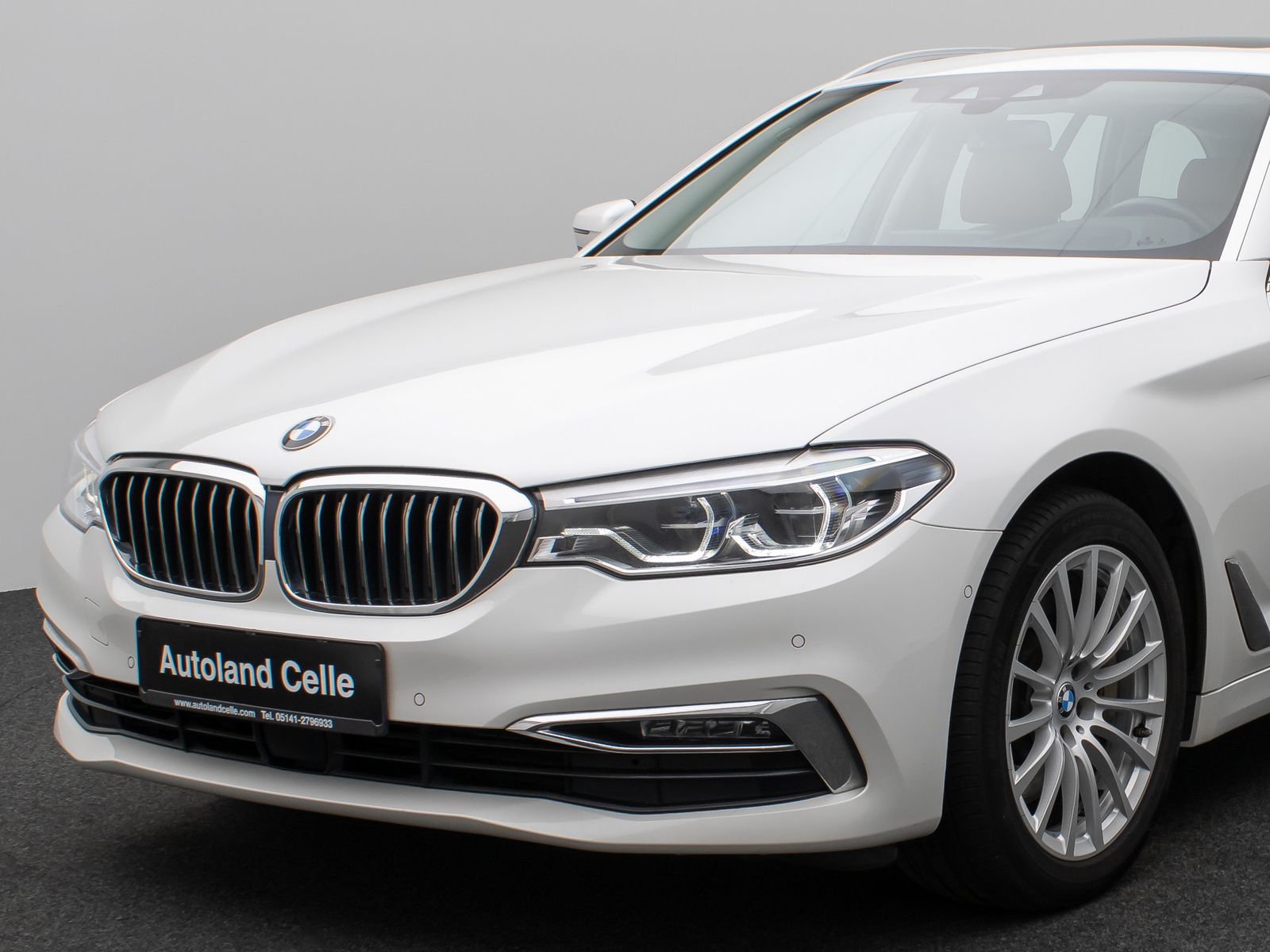 Fahrzeugabbildung BMW 530d xD Luxury Line Panorama Kamera HUD DAB HiFi