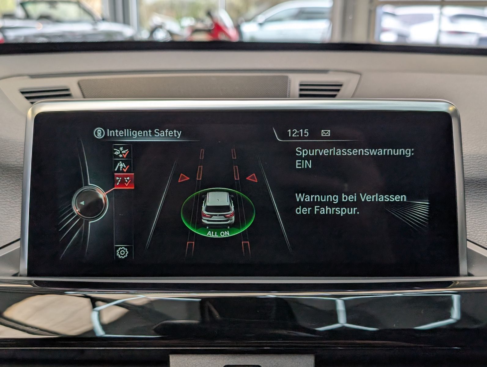 Fahrzeugabbildung BMW X1 20d xD M-Sport LED H&K Cam HUD Pano AHK 19"